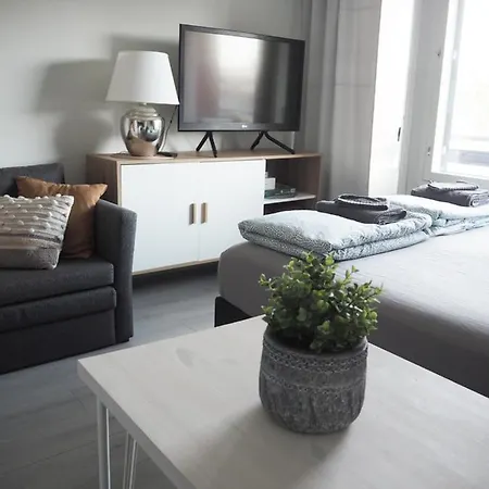 Valoisa Ja Kompakti Yksioe Nokian Ydinkeskustassa