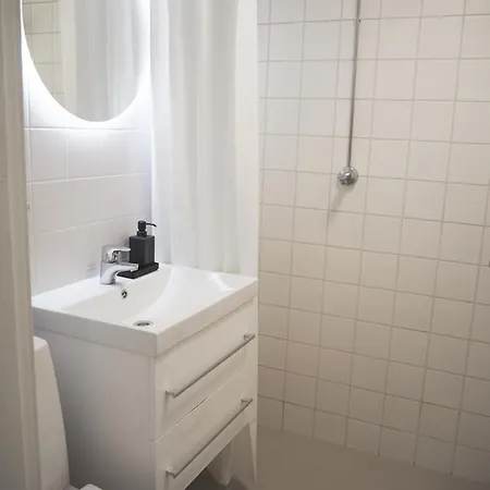 Valoisa Ja Kompakti Yksioe Nokian Ydinkeskustassa * نوكيا