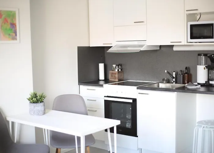 Valoisa Ja Kompakti Yksioe Nokian Ydinkeskustassa Lägenhet Nokia