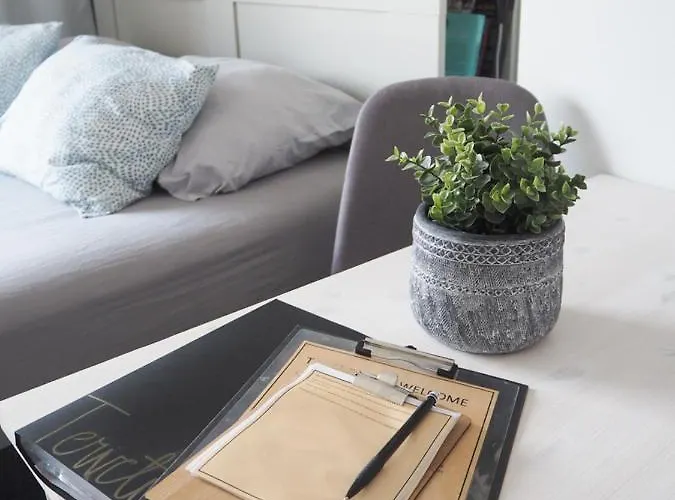 Valoisa Ja Kompakti Yksioe Nokian Ydinkeskustassa Lägenhet Nokia